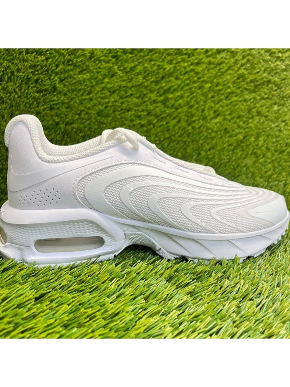 Nike Air Max Fire Womens Size 7.5 White Athletic Running Walking Shoes Sneakers